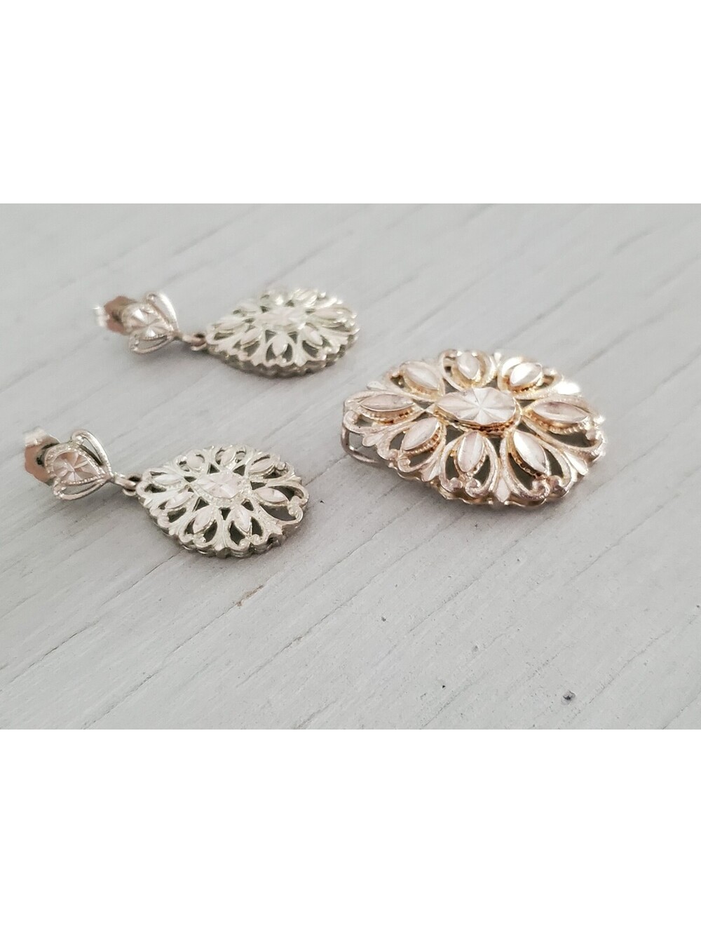 Beverly Hills Sterling Silver Diamond Cut Filigree Dangle Earrings & Pendant Set - Picture 4 of 9